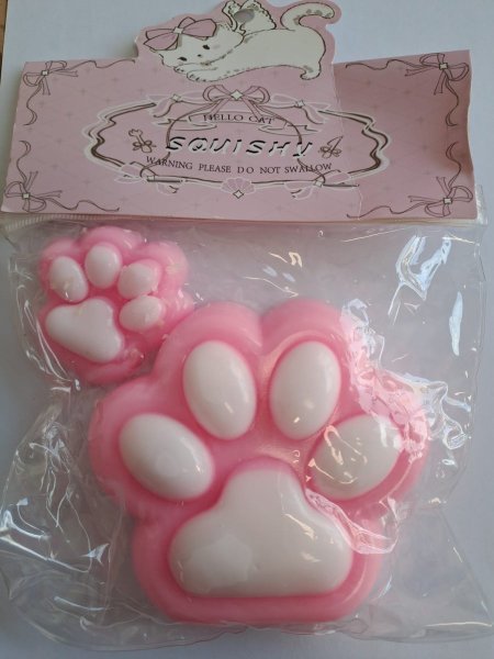 ايد قطه وسط زهري